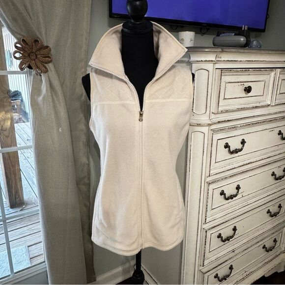 Chaps Ivory fleece quilted vest- excellent condition size small - Picture 10 of 10